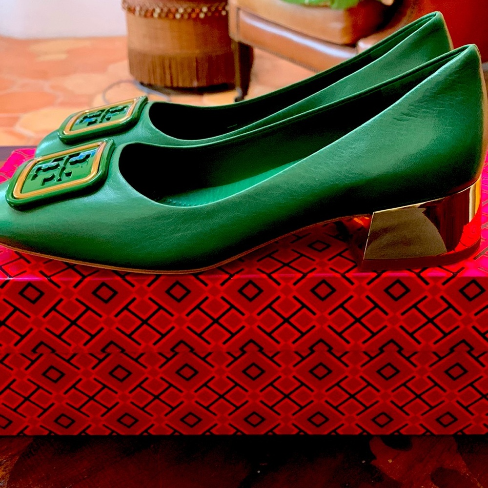 Tory Burch Georgia Pump, Rare color combination Shrub Green / Gold